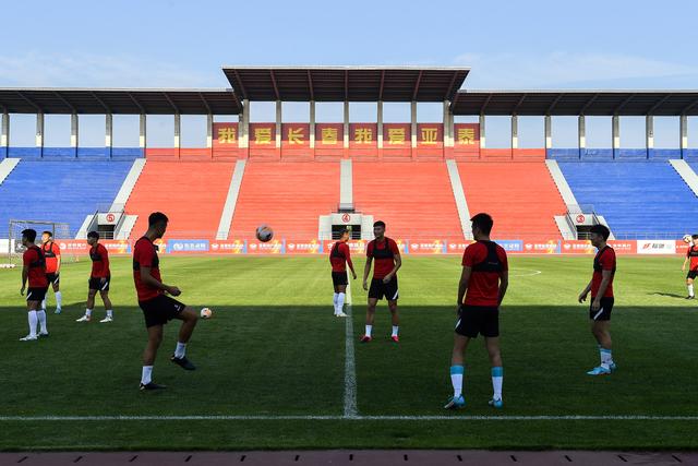 邮报：曼城希望填补罗德里的空缺