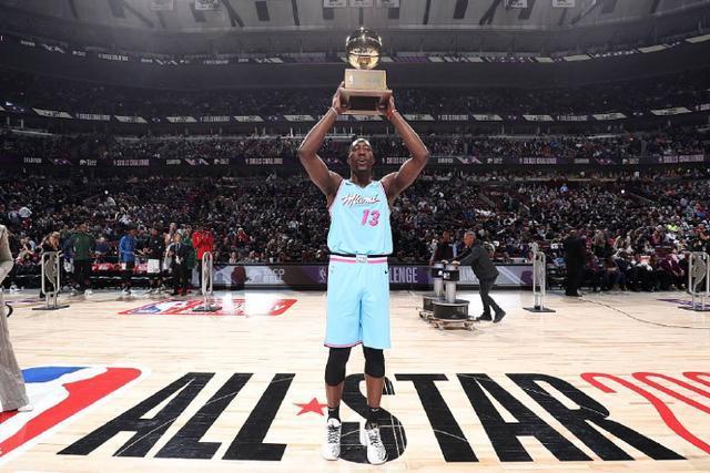 TA：姆巴佩射丢点球后情绪低落 赛后未感谢球迷